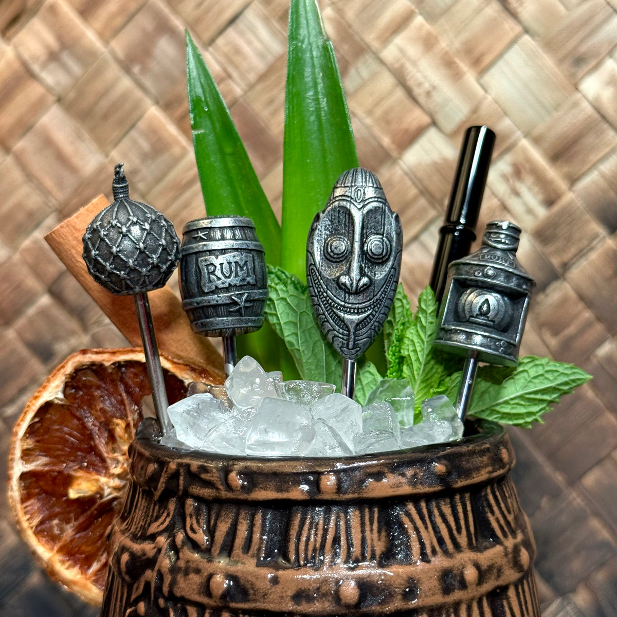 ミニチュアカクテルソーシャルディスタンス TikiLand Trading Co.'s 'Tiki Bar Classics' Sculpted Metal Swizzle