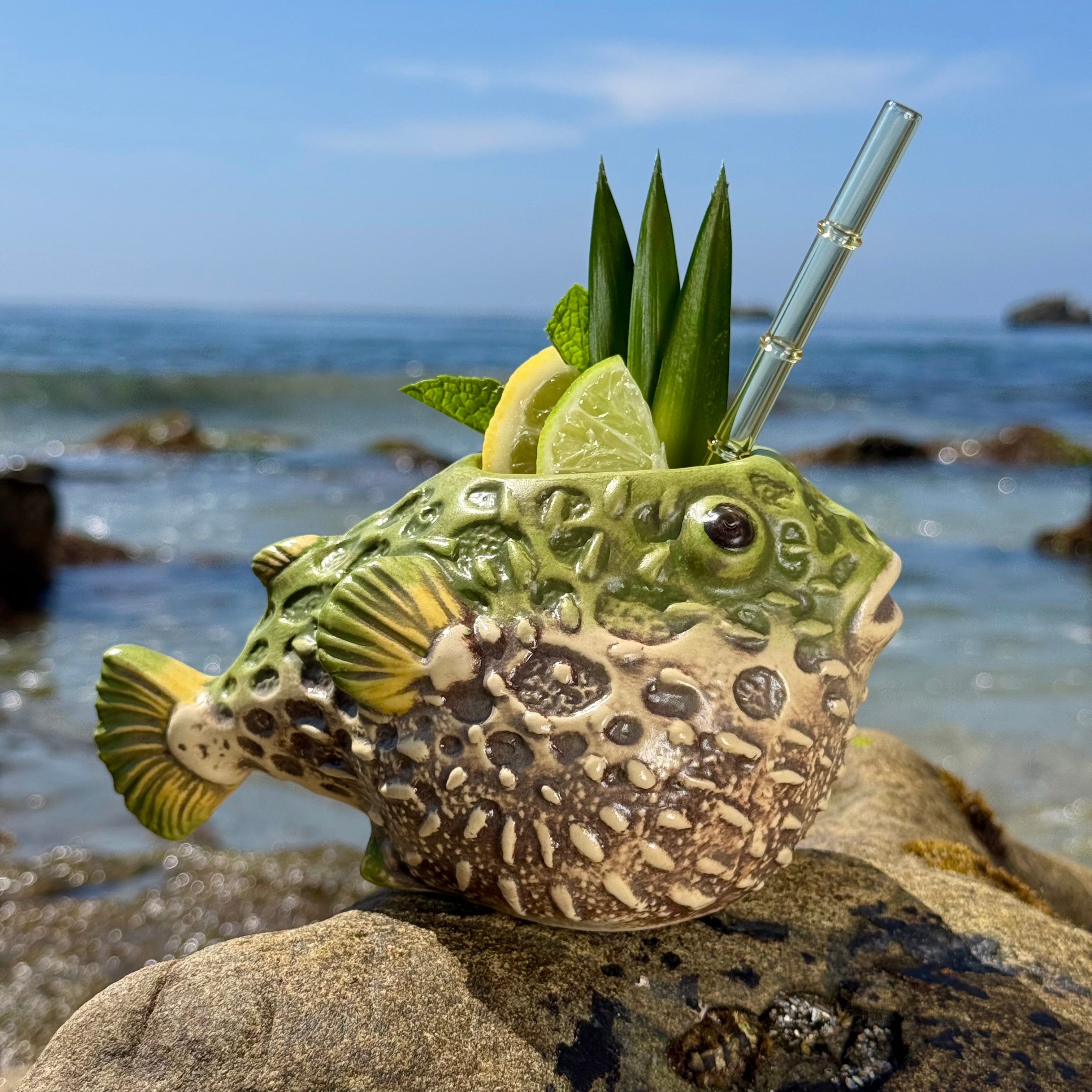 misha&puff ポシェット 船 Lost's Petrified Puffer (Reef Jade) · Ceramic Tiki Mug · Pre-Order